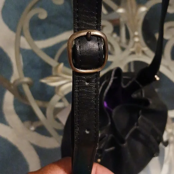 Burberrys Vintage Leather Bucket crossbody with Tassels & dust bag Black EUC - Picture 3 of 8